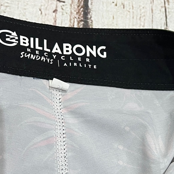 Billabong Beach Summer Board Shorts Bathing Suit Swim Trunks Men's Size 31 - Picture 3 of 7